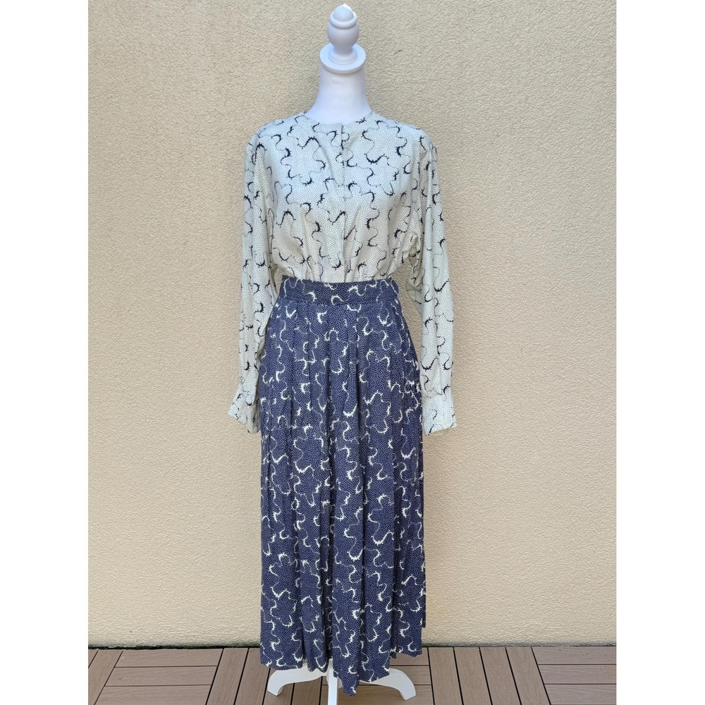 Evan-Picone navy blue off white reverse swirl print midi skirt blouse set